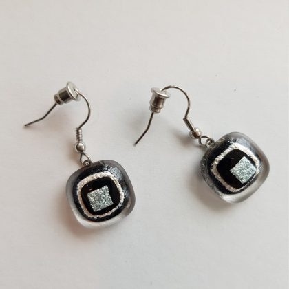 Ohrringe mit Glasstein Silber Schwarz Fusing