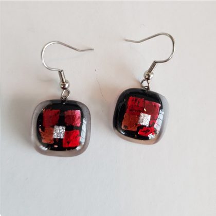 Ohrringe mit Glasstein Rot Schwarz Fusing