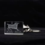 Glasschlüsselanhänger Sternzeichen Stier 3x2cm