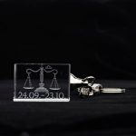 Glasschlüsselanhänger Sternzeichen Waage 3x2cm