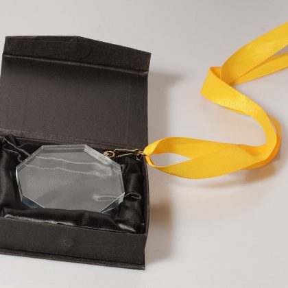 Glas-Medaille Achteck Pokal 7